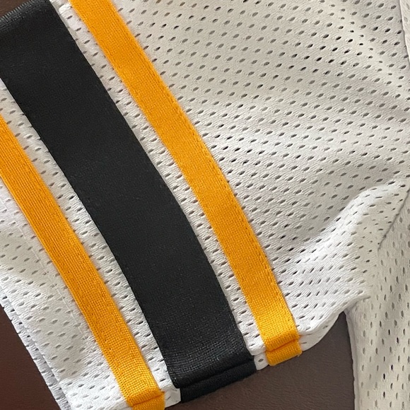 High quality Iowa Hawkeye youth jersey.  All numbers and letters appliquéd. - Picture 3 of 11